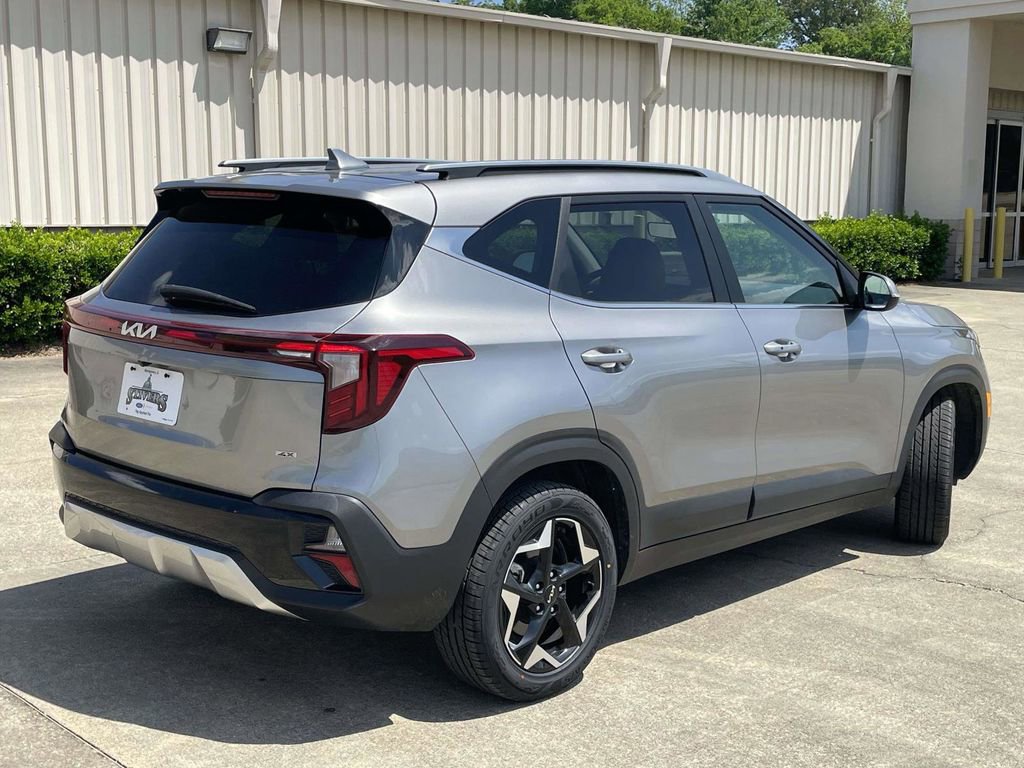 Used 2024 Kia Seltos EX AWD/4WD image 3