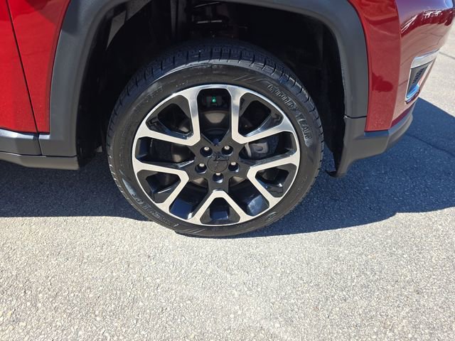 Used 2018 Jeep Compass Limited w/ Navigation Group AWD/4WD image 18