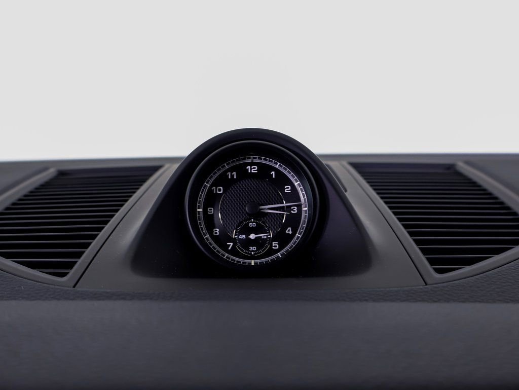 Used 2025 Porsche Macan image 15