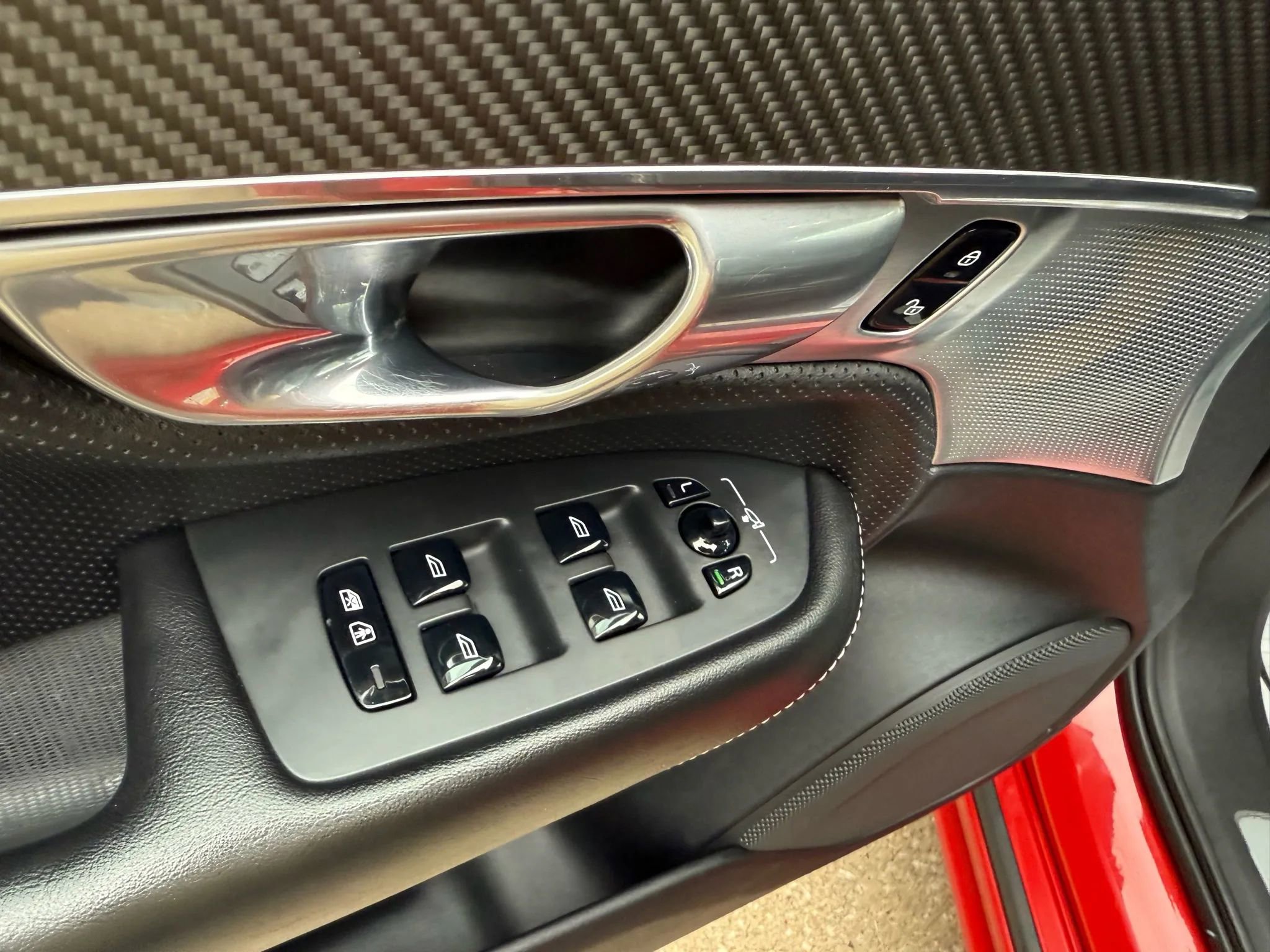 Used 2017 Volvo XC90 T6 R-Design w/ Vision Package image 20