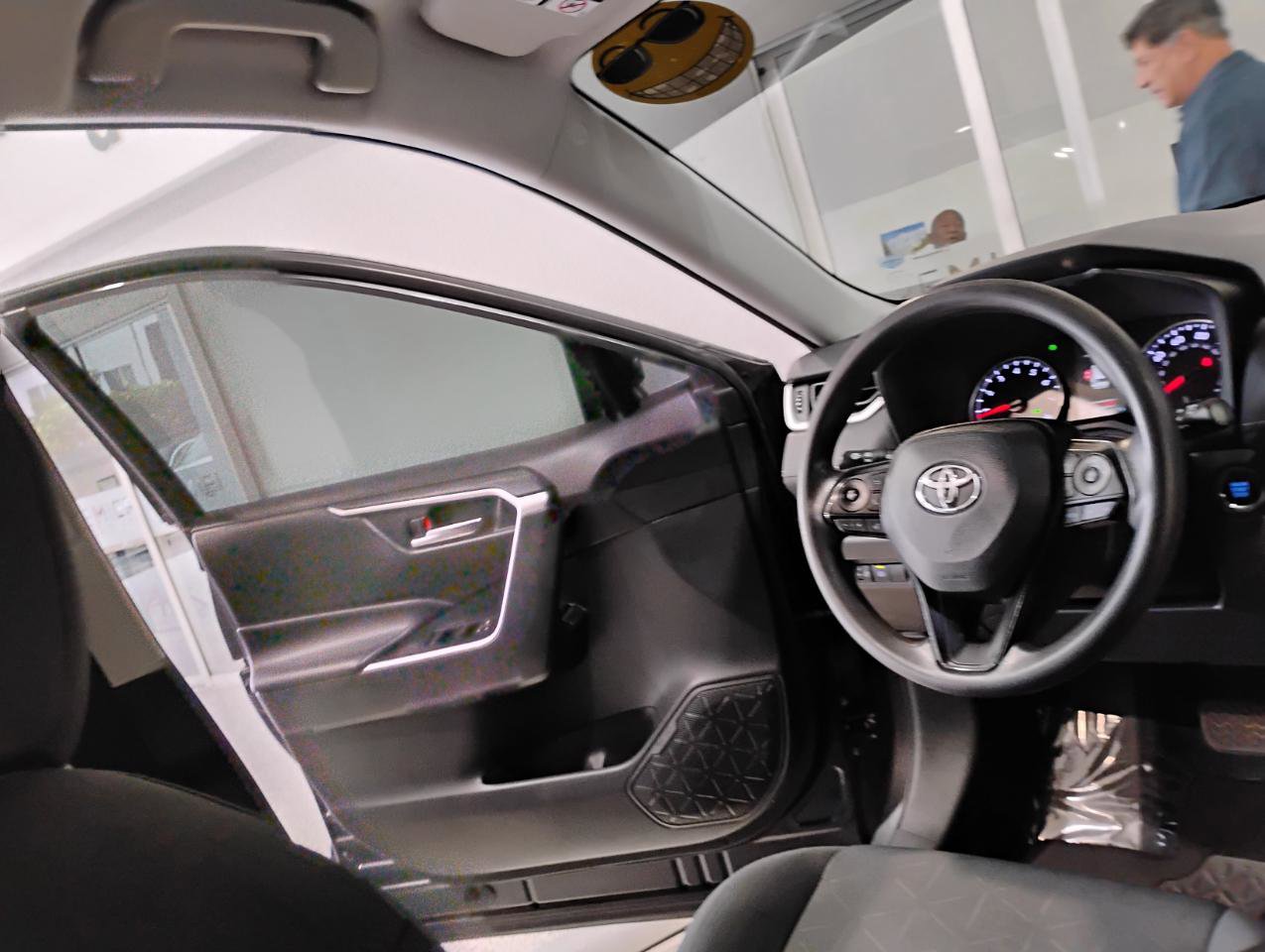 Used 2021 Toyota RAV4 XLE FWD image 35