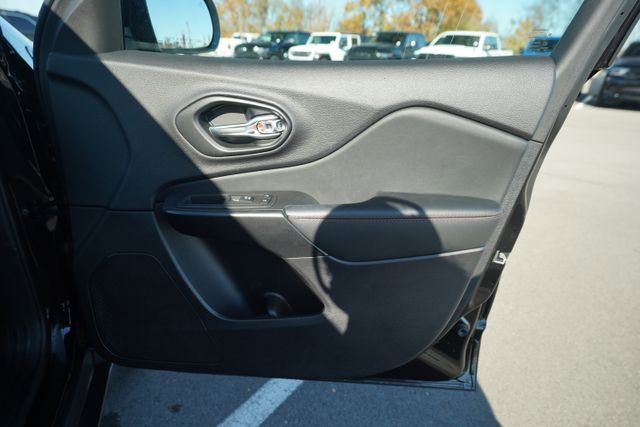 Used 2022 Jeep Cherokee Trailhawk image 21