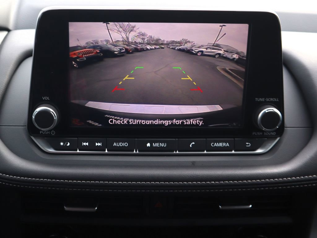 Used 2025 Nissan Rogue SV image 15