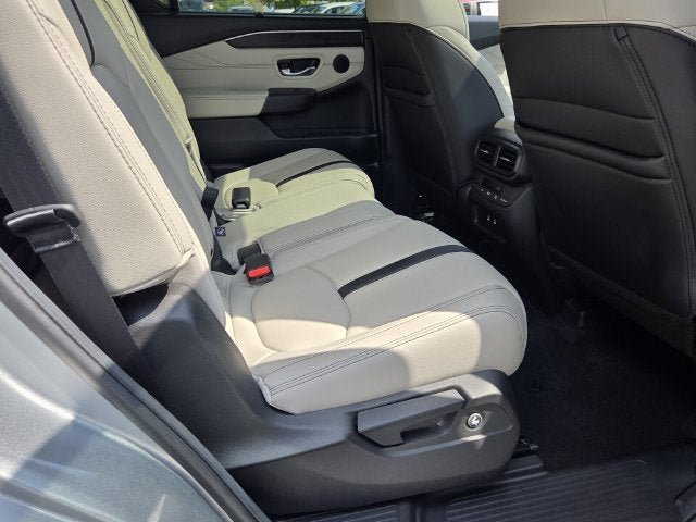 Used 2026 Honda Pilot Touring image 16