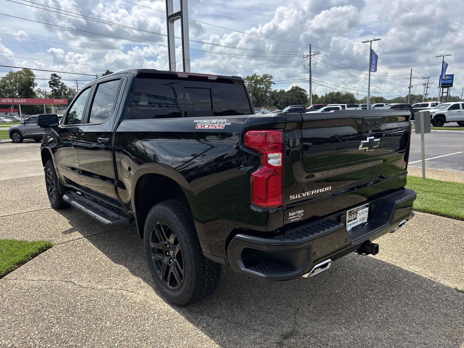 New 2026 Chevrolet Silverado 1500 LT Trail Boss w/ LT Trail Boss Premium Package AWD/4WD image 4