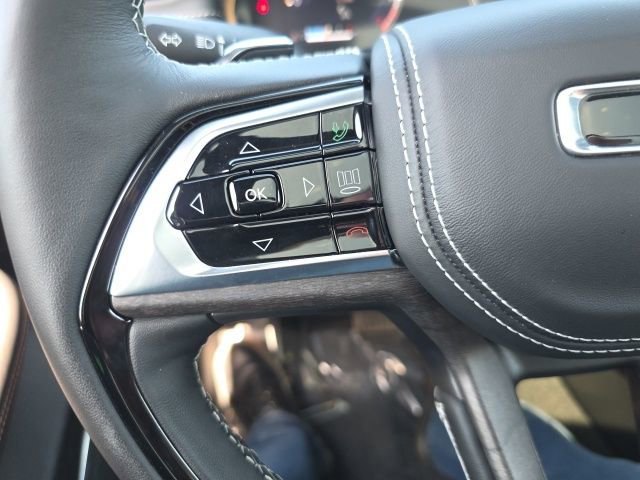 Used 2025 Jeep Grand Cherokee Overland w/ Adv Protech Group III image 20