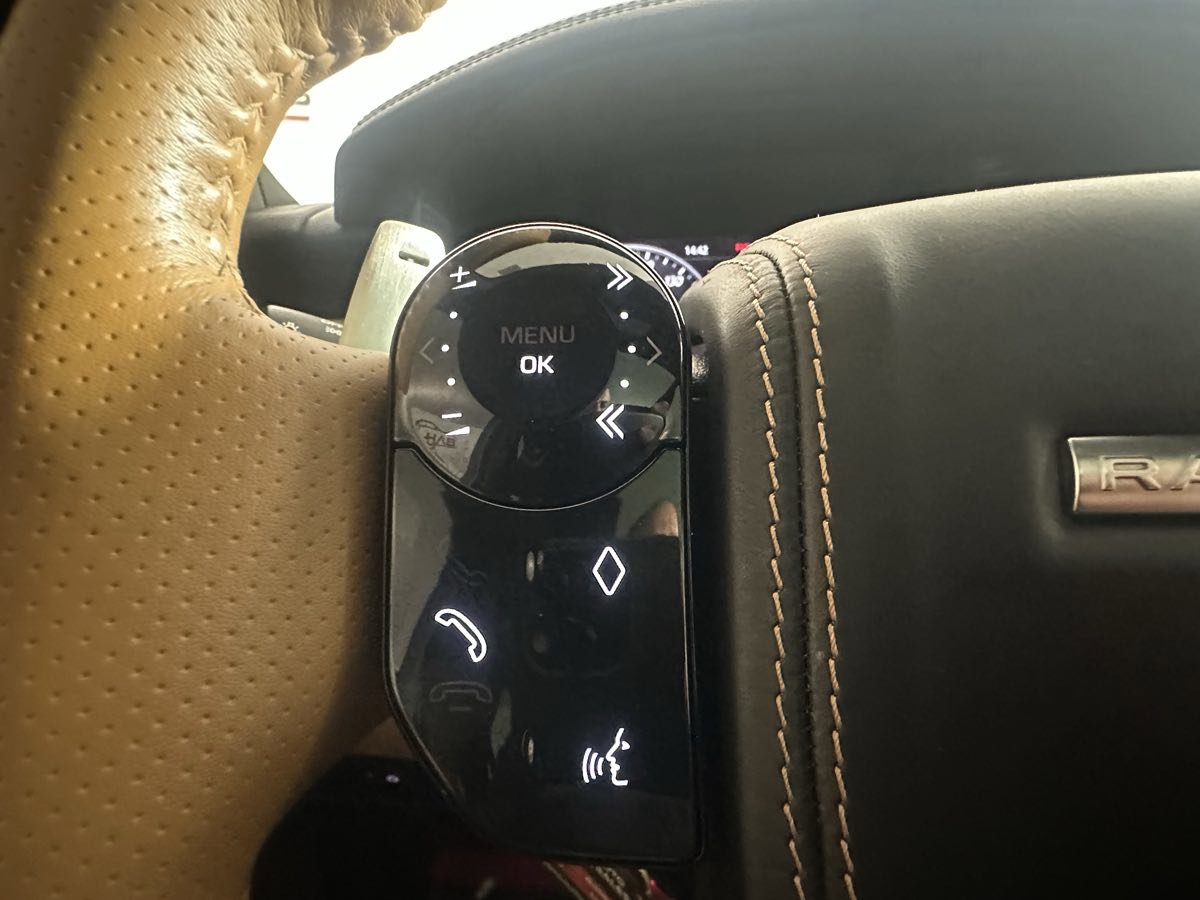 Used 2020 Land Rover Range Rover Sport SVR image 31