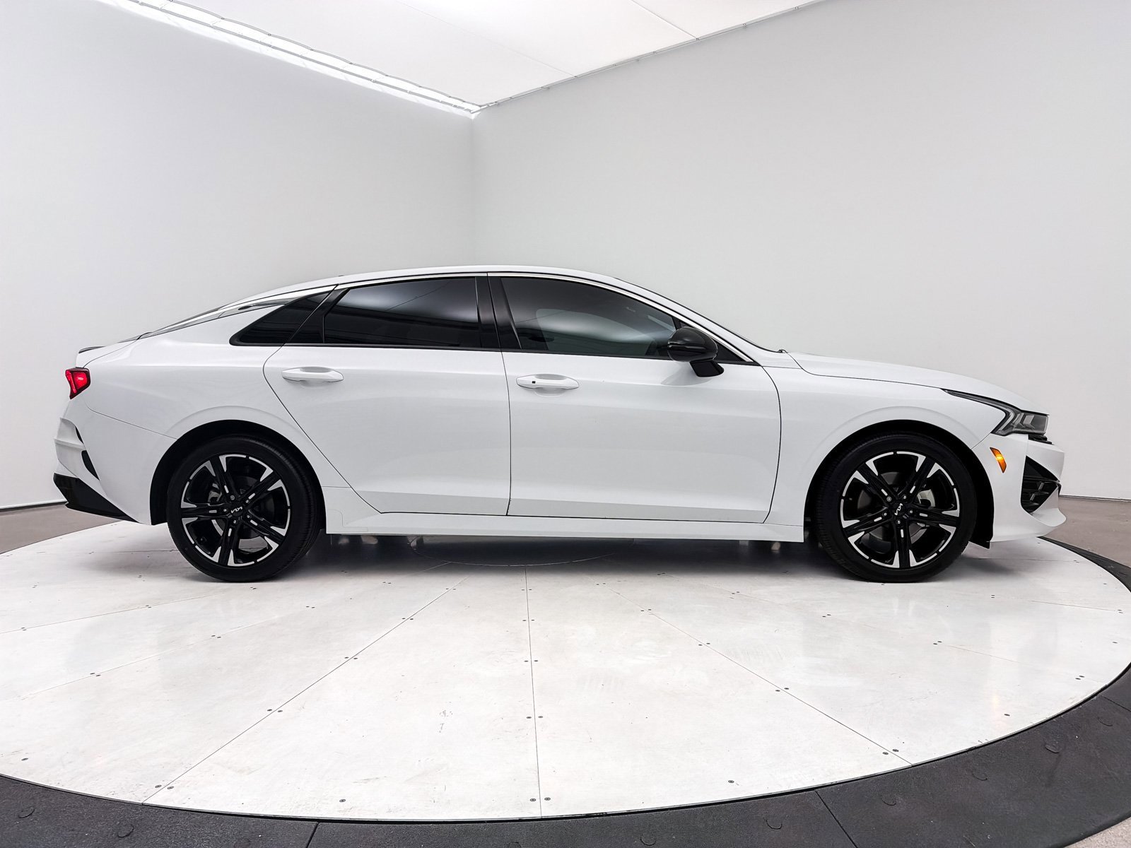 Used 2024 Kia K5 GT-Line image 35