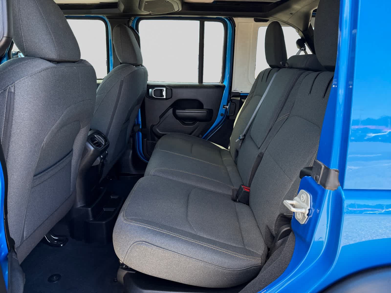 Used 2024 Jeep Wrangler Unlimited AWD/4WD image 24