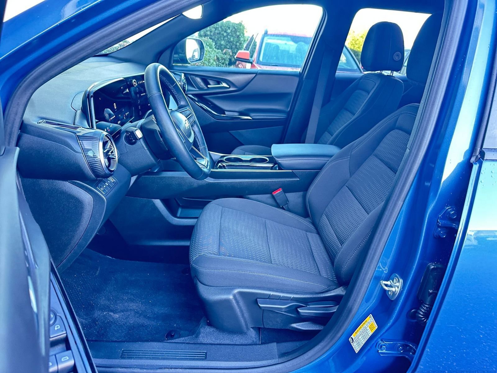 Used 2025 Chevrolet Equinox LT image 27