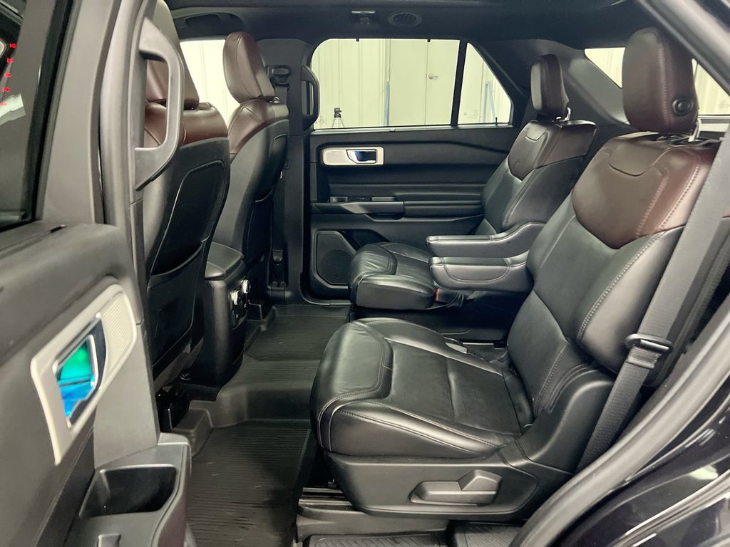 Used 2020 Ford Explorer Platinum w/ Premium Technology Package AWD/4WD image 23