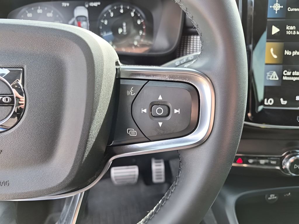 Used 2022 Volvo XC40 T5 R-Design w/ Advanced Package AWD/4WD image 34
