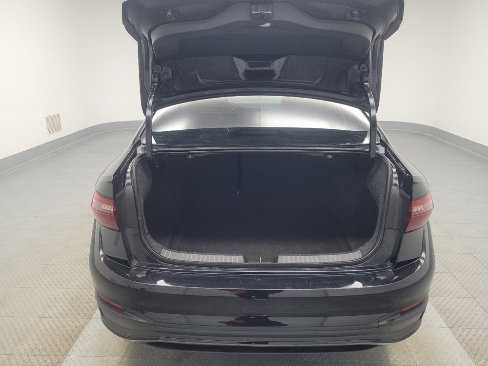 Used 2024 Volkswagen Jetta SE image 29