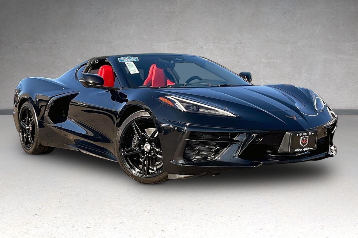 Used 2024 Chevrolet Corvette Stingray Preferred Cpe w/ 2LT RWD image 2