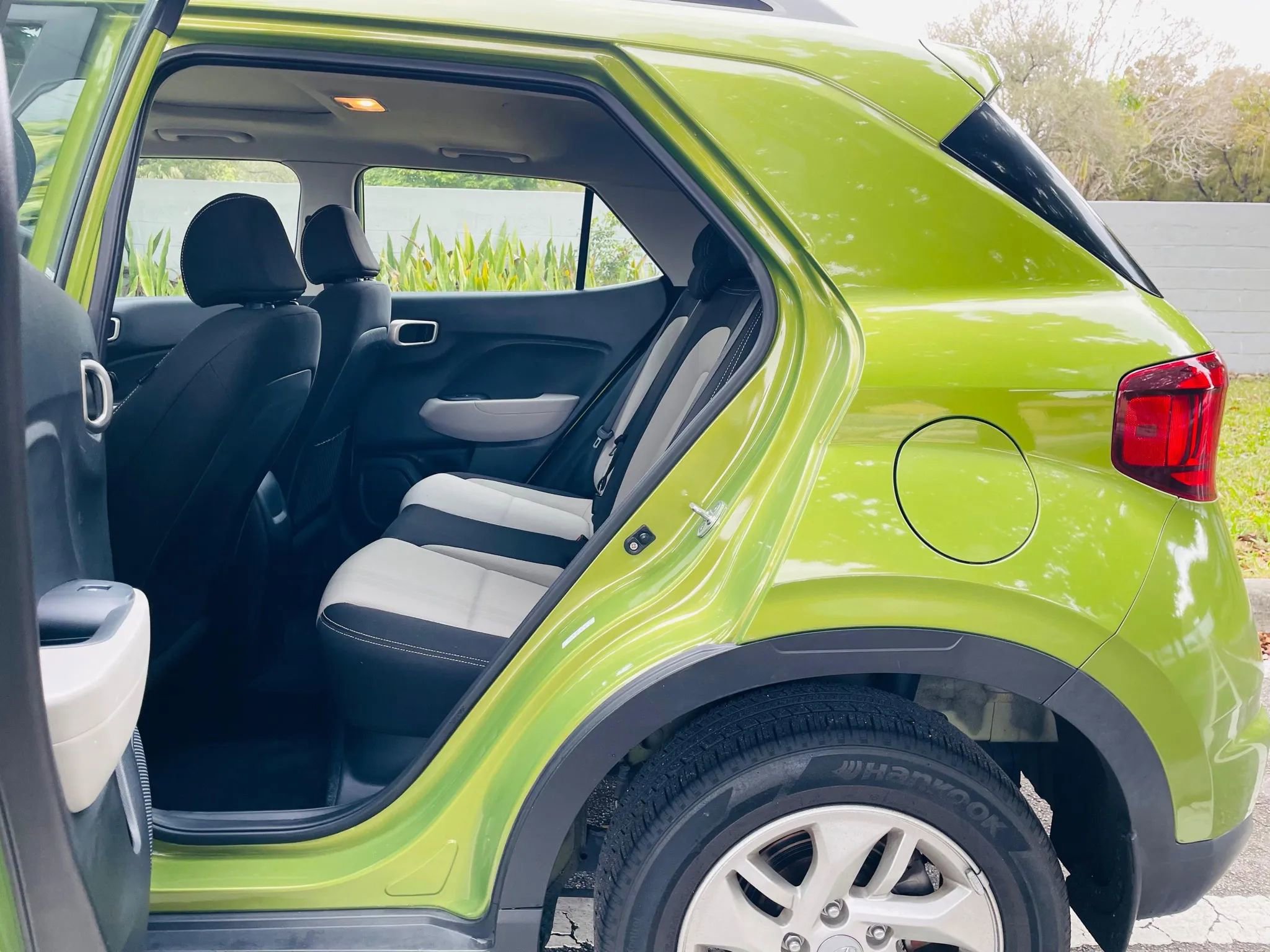 Used 2020 Hyundai Venue SEL w/ Convenience Package image 10