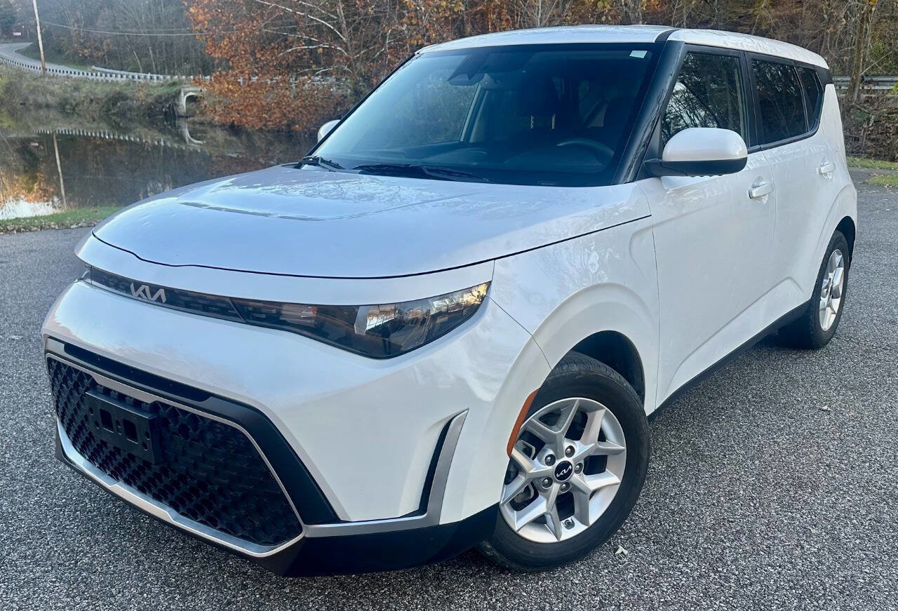 Used 2024 Kia Soul LX w/ Option Group 015 image 2