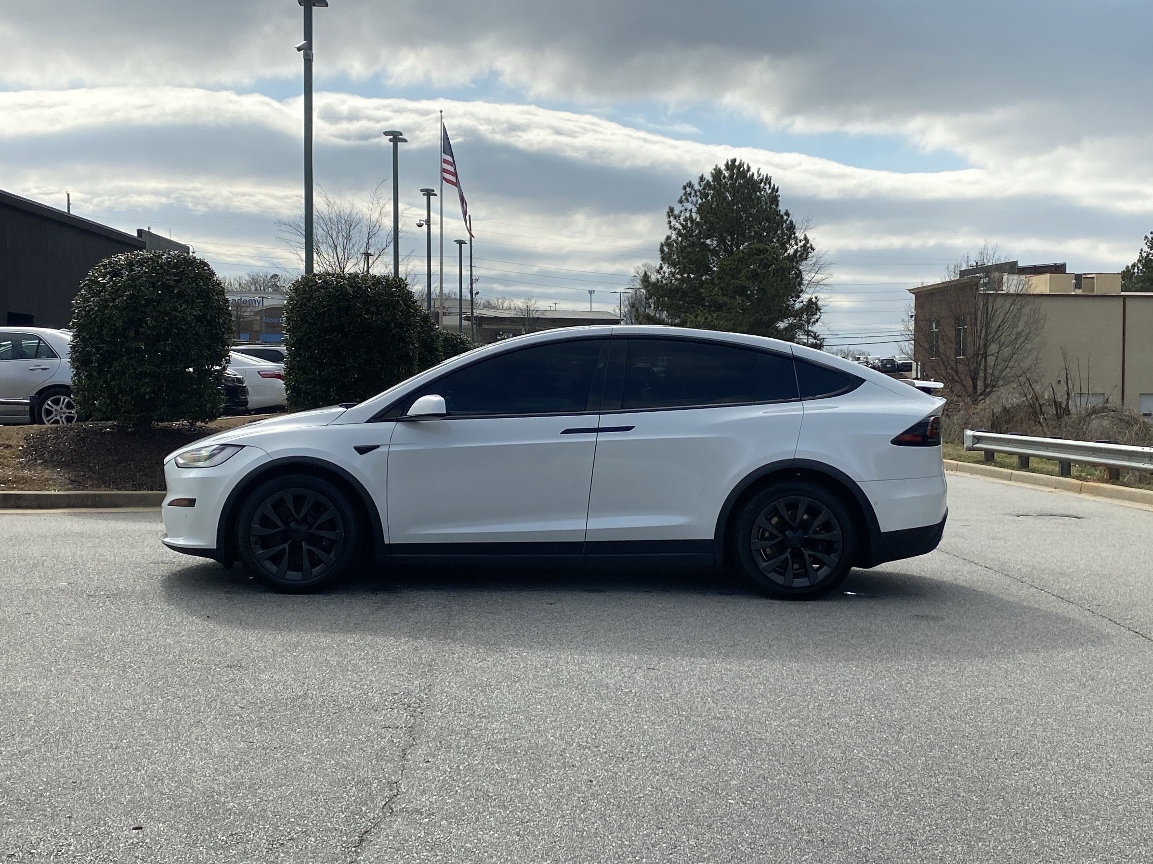 Used 2022 Tesla Model X Plaid image 14