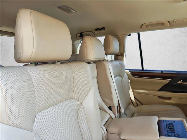 Used 2016 Lexus LX 570 4WD w/ Luxury Package image 21