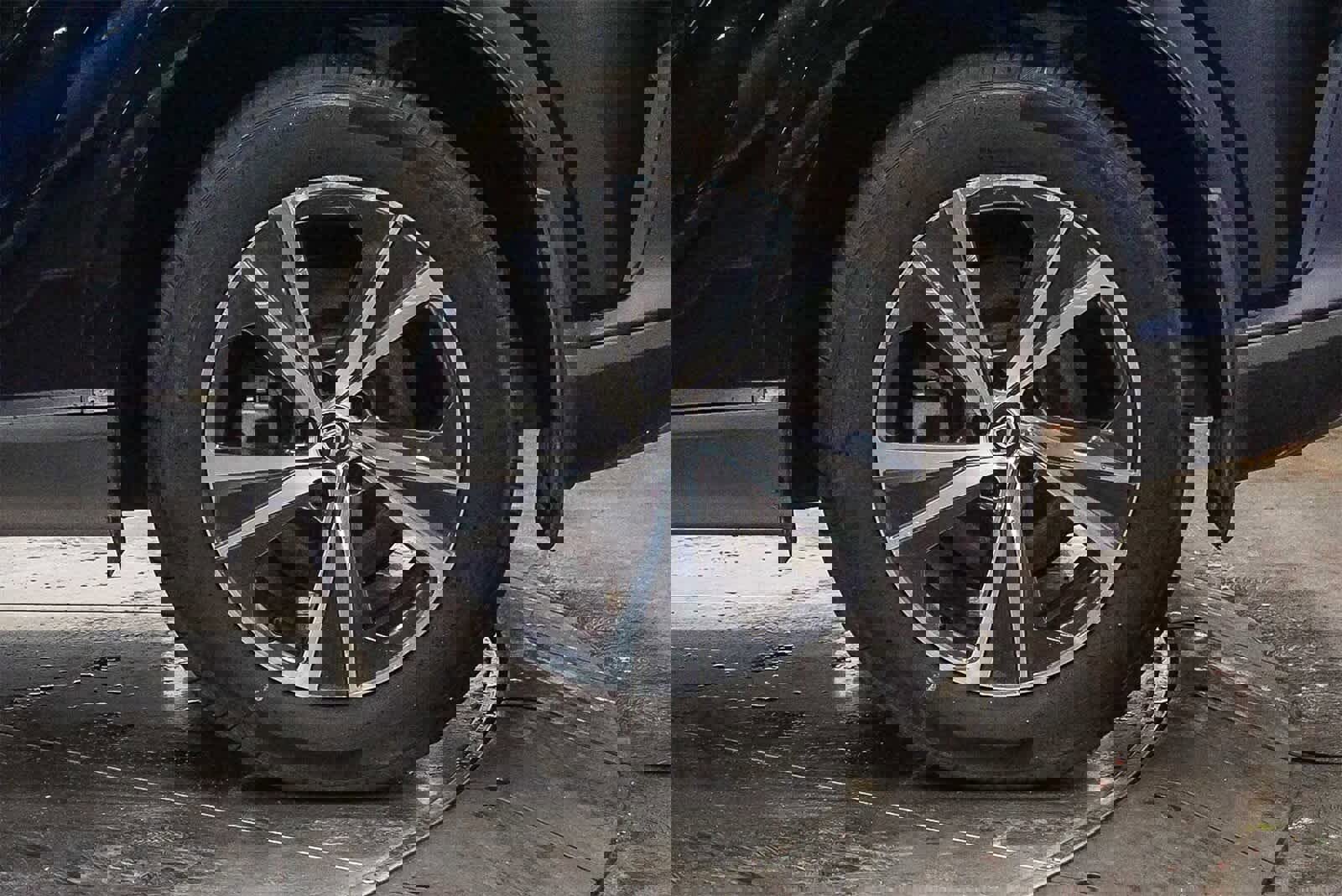 Used 2023 Lexus RX 350h image 9