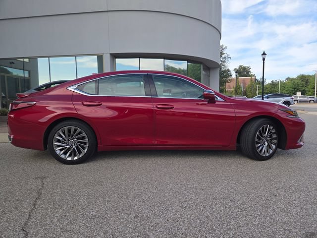 Used 2025 Lexus ES 300h Ultra Luxury w/ Accessory Package (Z2) FWD image 30