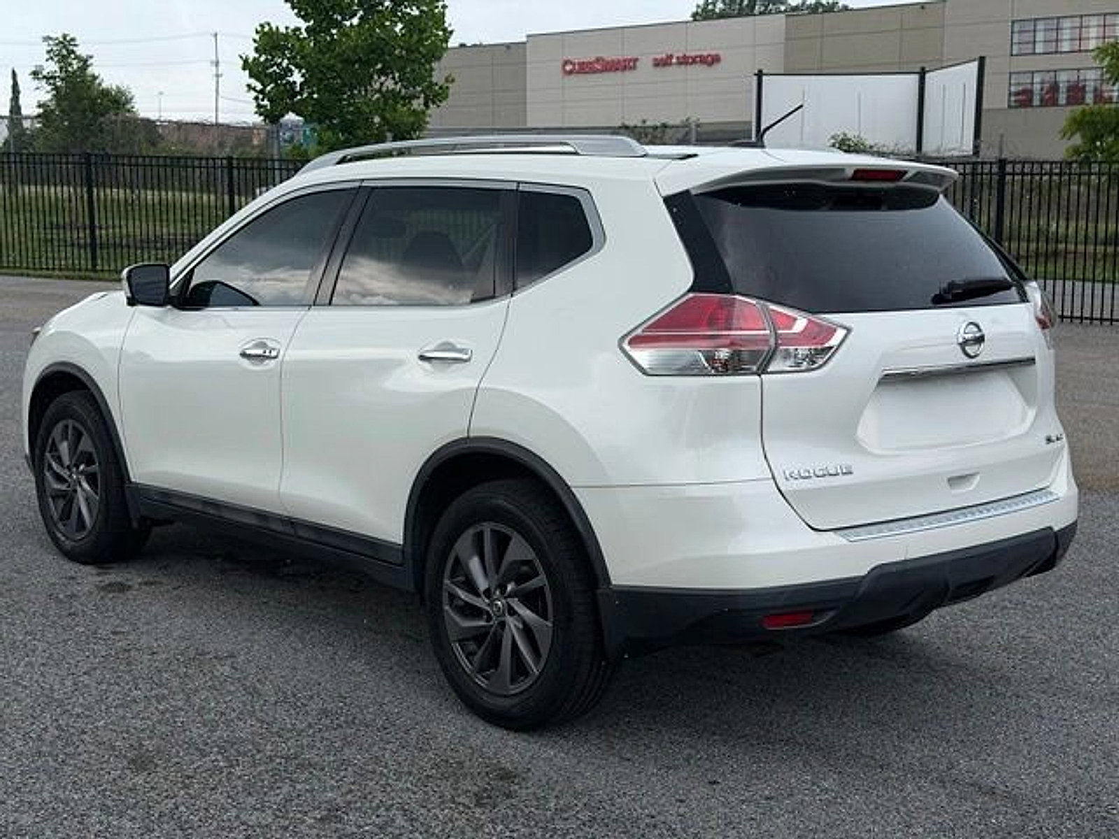 Used 2016 Nissan Rogue SL w/ SL Premium Package AWD/4WD image 5