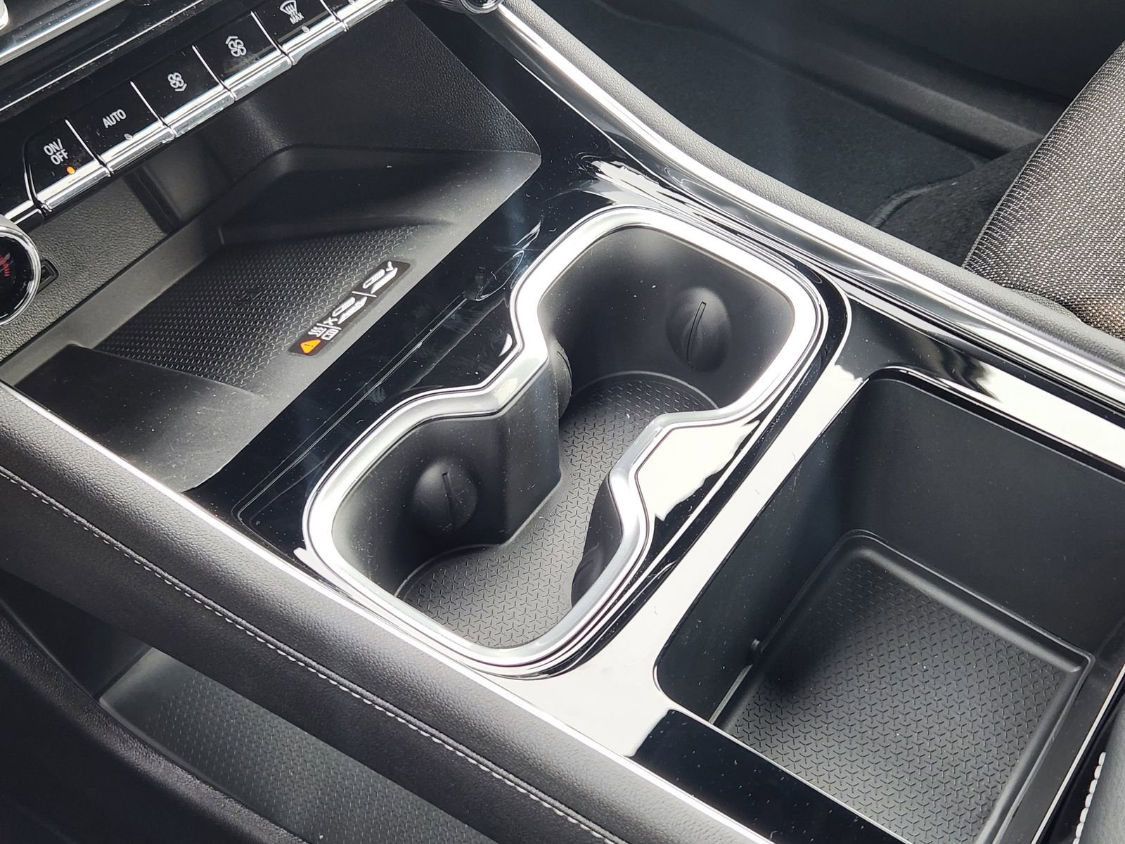 New 2026 Chevrolet Traverse LT w/ Driver Confidence Package image 18