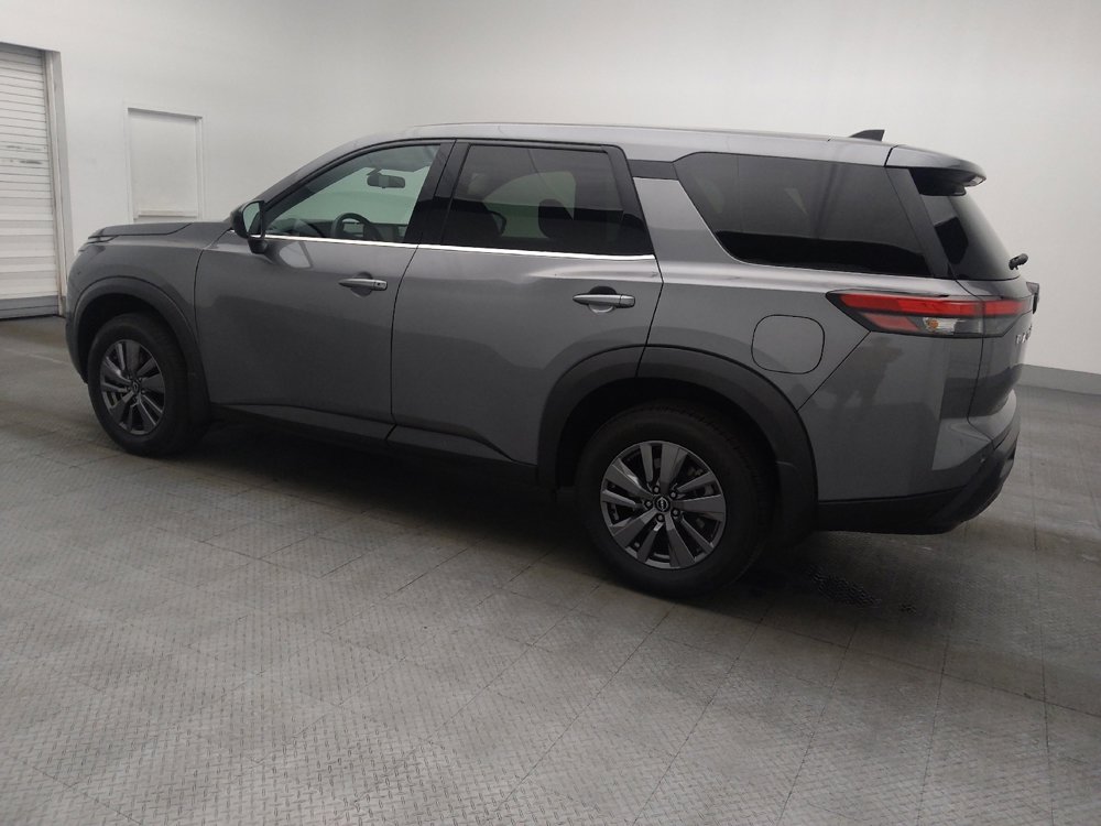 Used 2023 Nissan Pathfinder S image 3