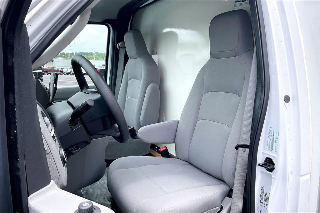 New 2024 Ford E-450 and Econoline 450 Super Duty w/ Driver's Safety Package image 9