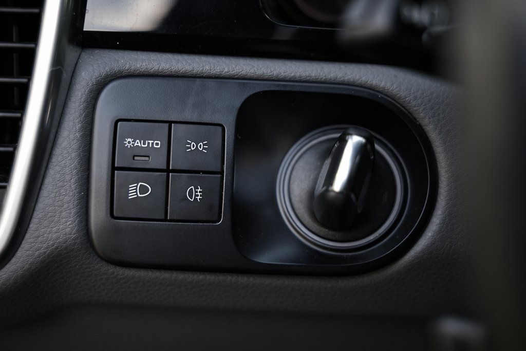 Used 2022 Porsche Cayenne Platinum Edition image 20