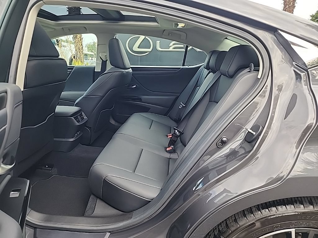 Certified 2025 Lexus ES 350 w/ Premium Package FWD image 5