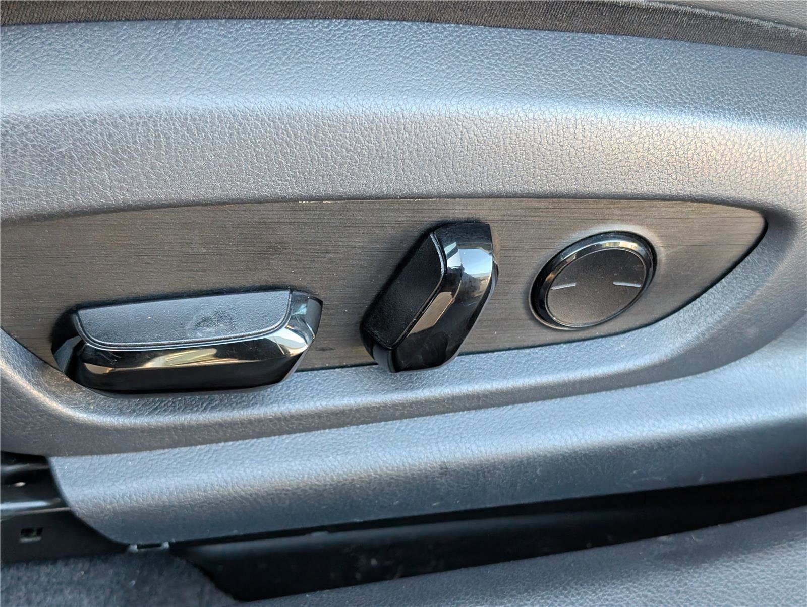 Certified 2022 Lexus ES 350 w/ Premium Package image 19