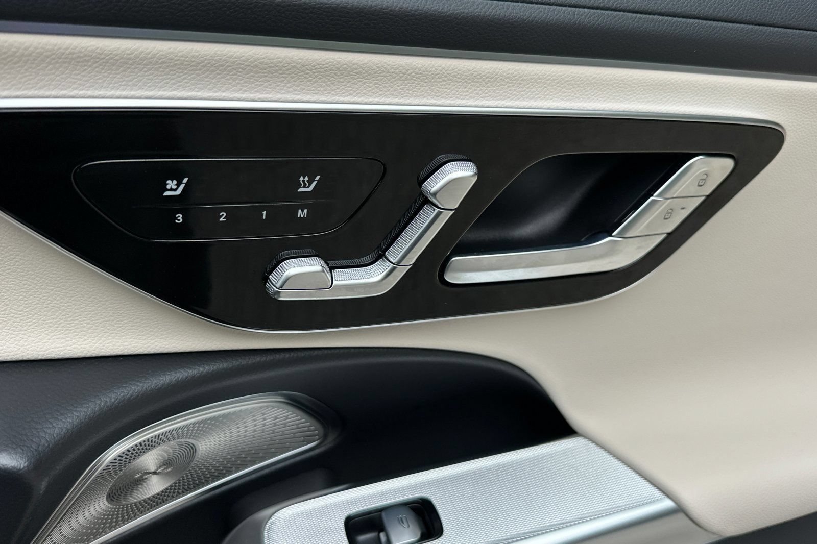 Used 2025 Mercedes-Benz E 350 4MATIC Sedan image 22