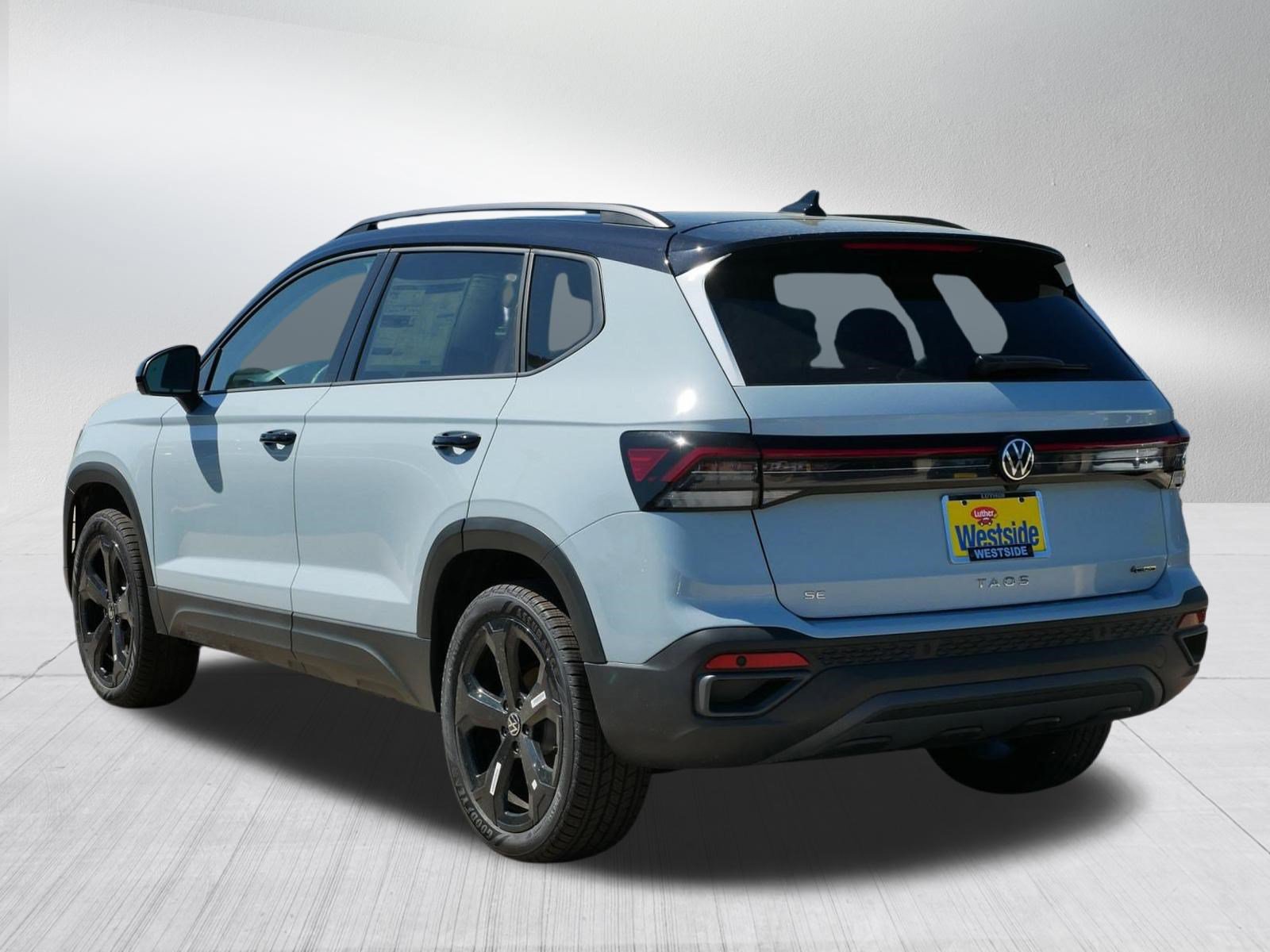 New 2026 Volkswagen Taos SE AWD/4WD image 2