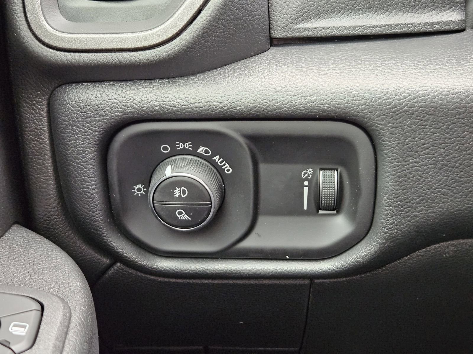 New 2026 RAM 2500 Tradesman AWD/4WD image 23