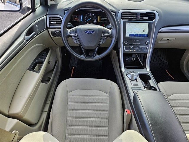 Used 2020 Ford Fusion SE image 11