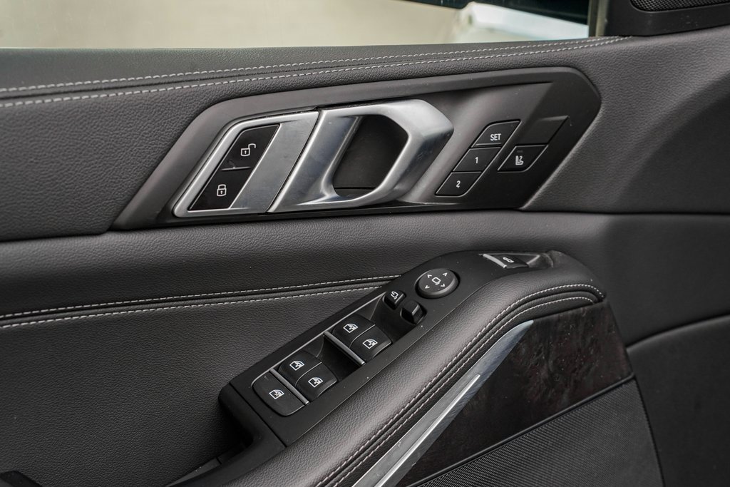 Used 2022 BMW X5 xDrive45e w/ M Sport Package image 10