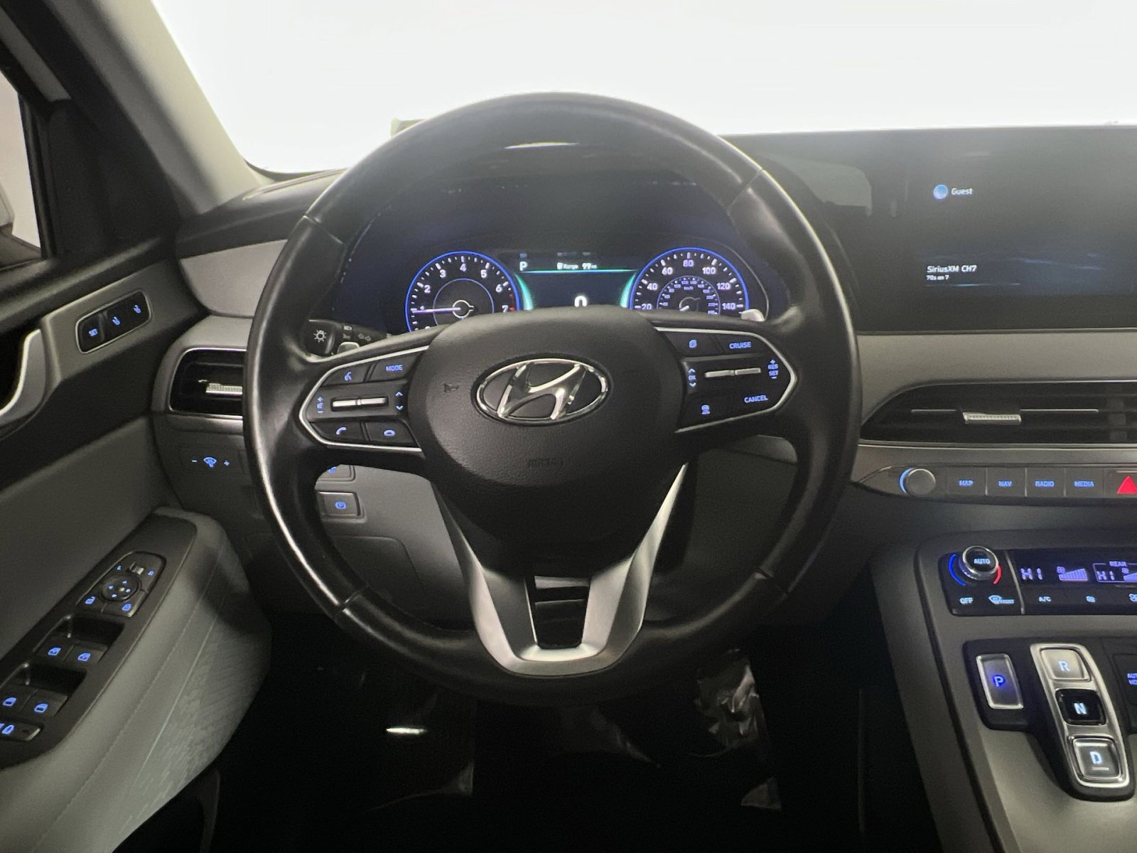 Used 2022 Hyundai Palisade SEL w/ Premium Package image 16