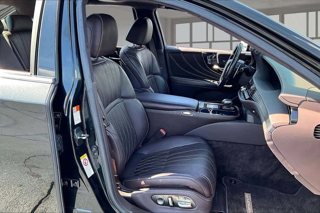 Used 2018 Lexus LS 500 w/ Luxury Package RWD image 7