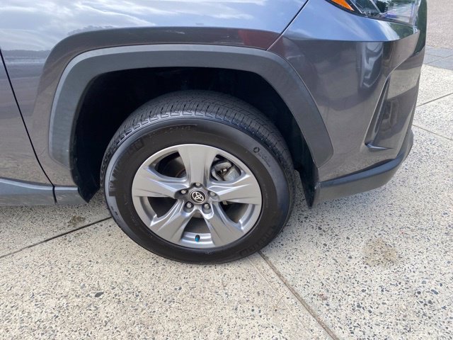 Used 2024 Toyota RAV4 XLE AWD/4WD image 27