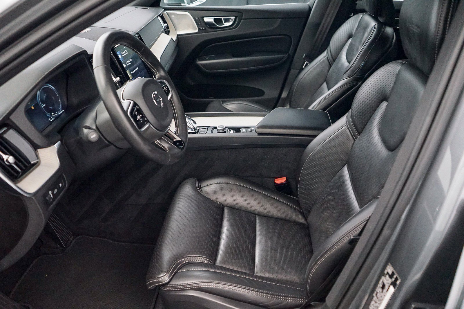 Used 2020 Volvo XC60 T8 Inscription w/ Protection Package Premier image 30