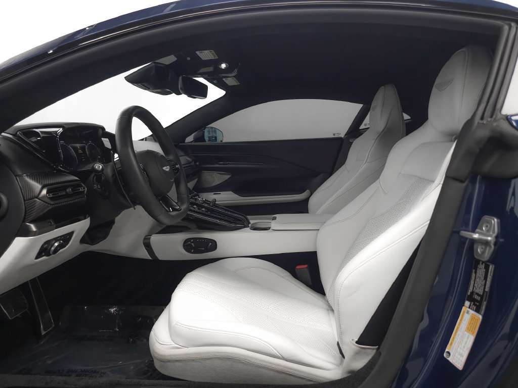Used 2025 Aston Martin V8 Vantage Coupe RWD image 8