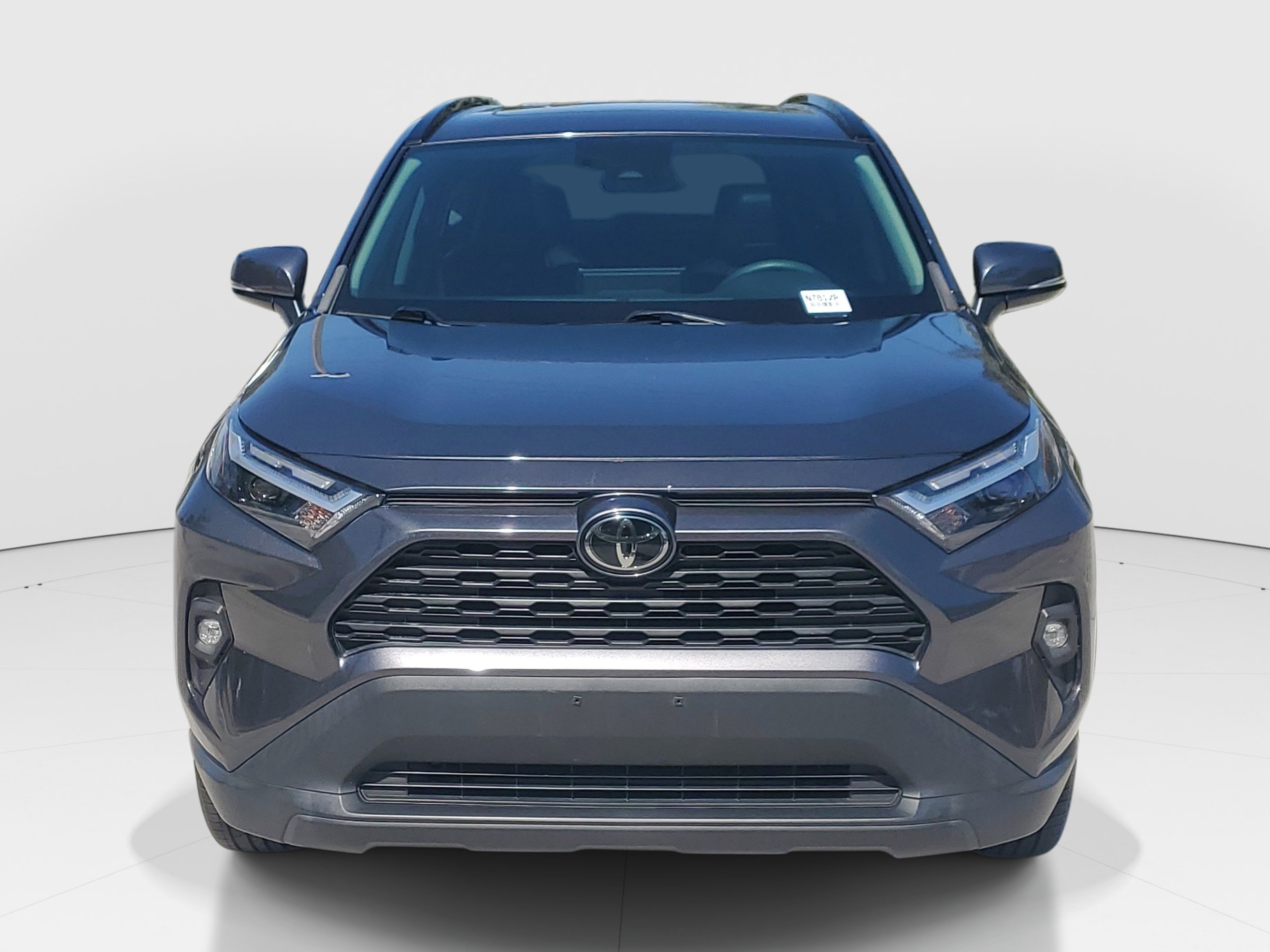 Used 2023 Toyota RAV4 XLE Premium image 3