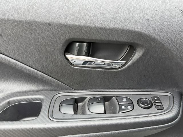 Used 2025 Nissan Versa SV FWD image 42