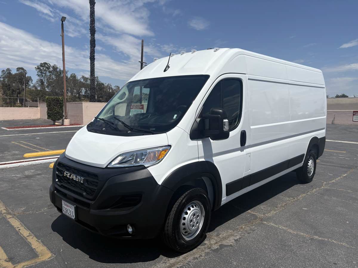 Used 2026 RAM ProMaster 2500 w/ Convenience Group FWD image 3