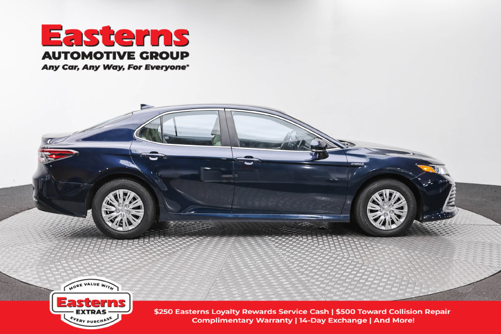Used 2021 Toyota Camry LE FWD image 5