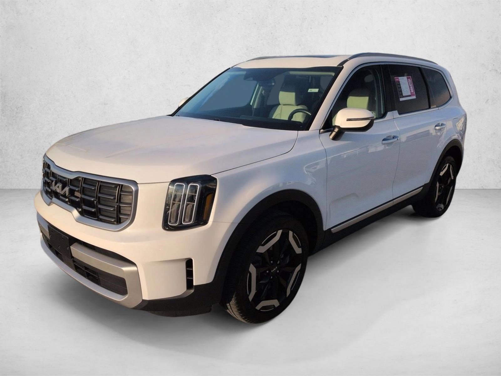Used 2023 Kia Telluride S w/ S Sunroof Package