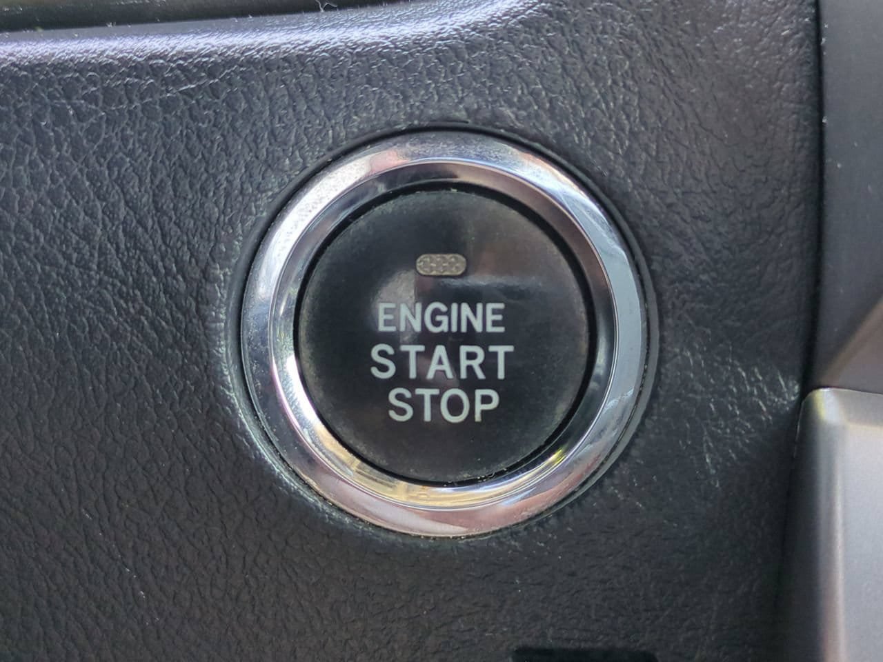 Used 2016 Toyota 4Runner Limited AWD/4WD image 28