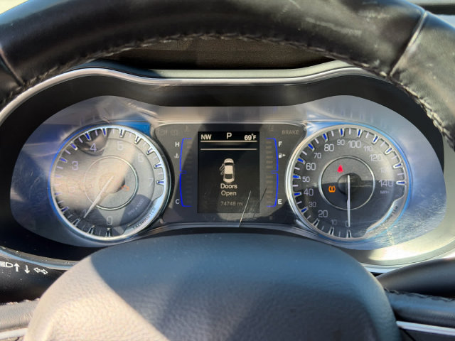 Used 2016 Chrysler 200 Limited Platinum FWD image 15