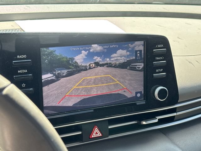 Used 2022 Hyundai Elantra SEL w/ Convenience Package FWD image 19