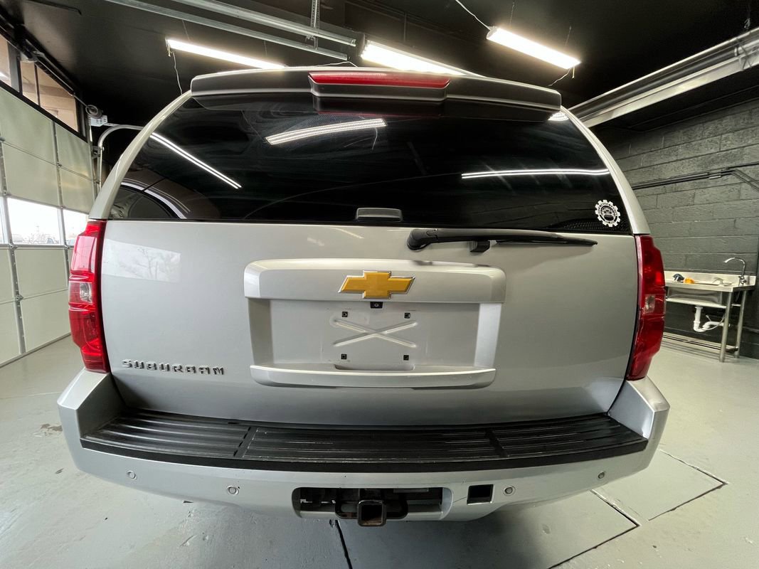 Used 2014 Chevrolet Suburban LT image 6